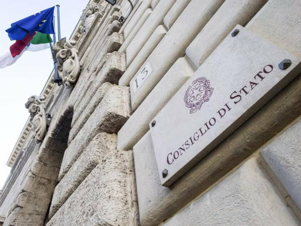 Contesa su canna fumaria: le “Tre Farine” di Aversa impugna la decisione del TAR al Consiglio di Stato Contesa su canna fumaria: le “Tre Farine” di Aversa impugna la decisione del TAR al Consiglio di Stato
