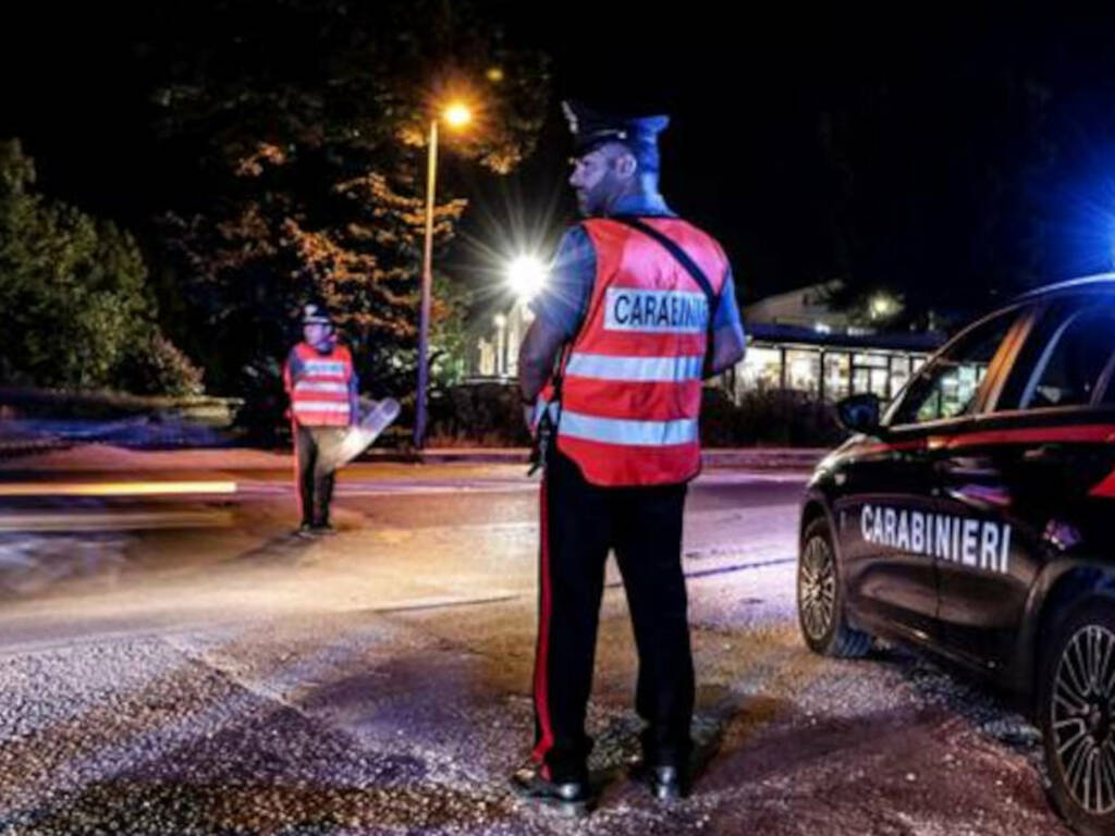 Alla guida di auto rubata sperona i Carabinieri, arrestato Alla guida di auto rubata sperona i Carabinieri, arrestato