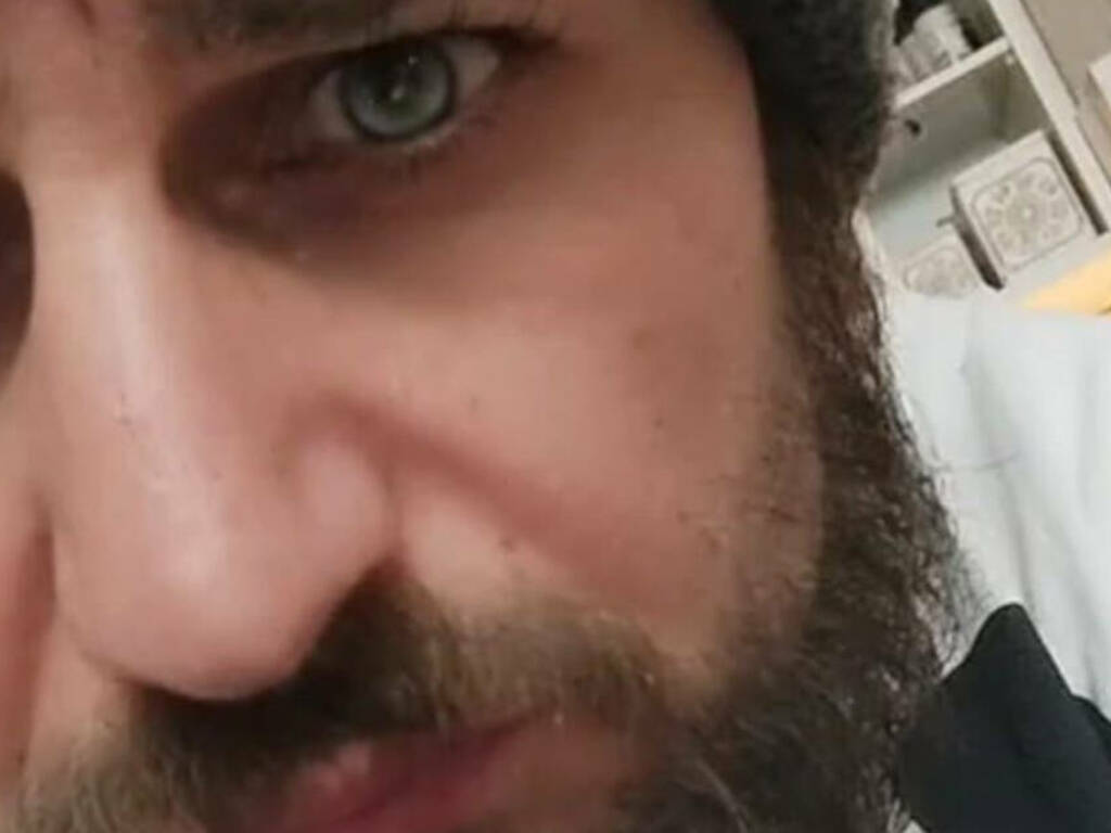 Accanimento sul corpo del pusher: il militare Scarano lo colpì 22 volte, eseguita autopsia Accanimento sul corpo del pusher: il militare Scarano lo colpì 22 volte, eseguita autopsia