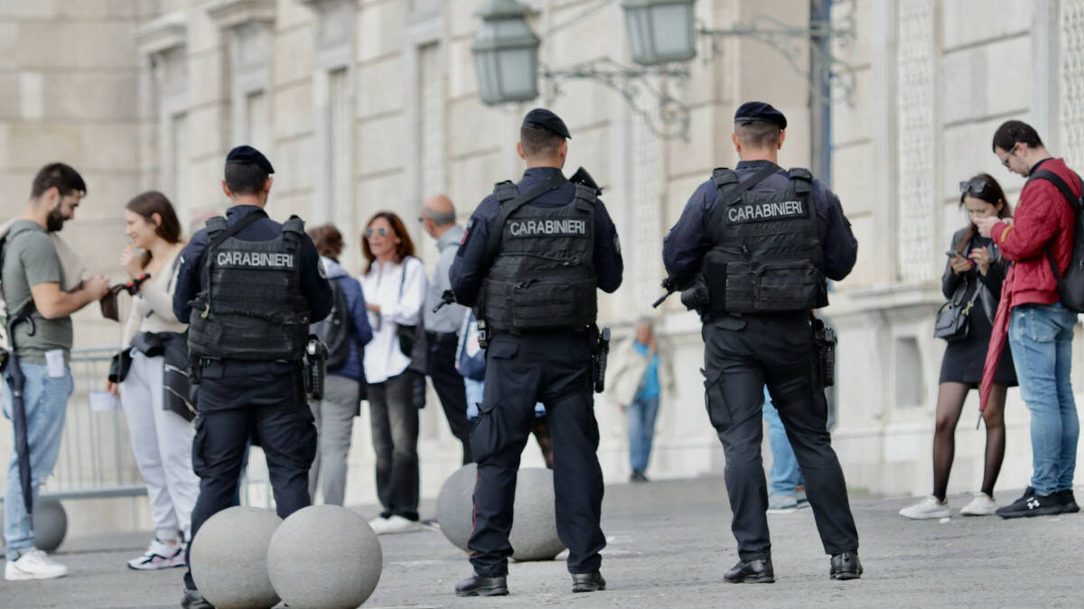 Reggia di Caserta Carabinieri antiterrorismo