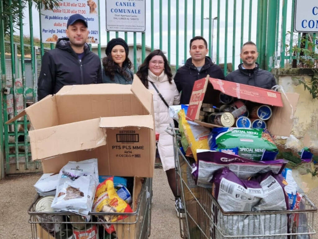 Successo per la raccolta di cibo promossa da La Fenice APS per il canile di Santa Maria CV Successo per la raccolta di cibo promossa da La Fenice APS per il canile di Santa Maria CV
