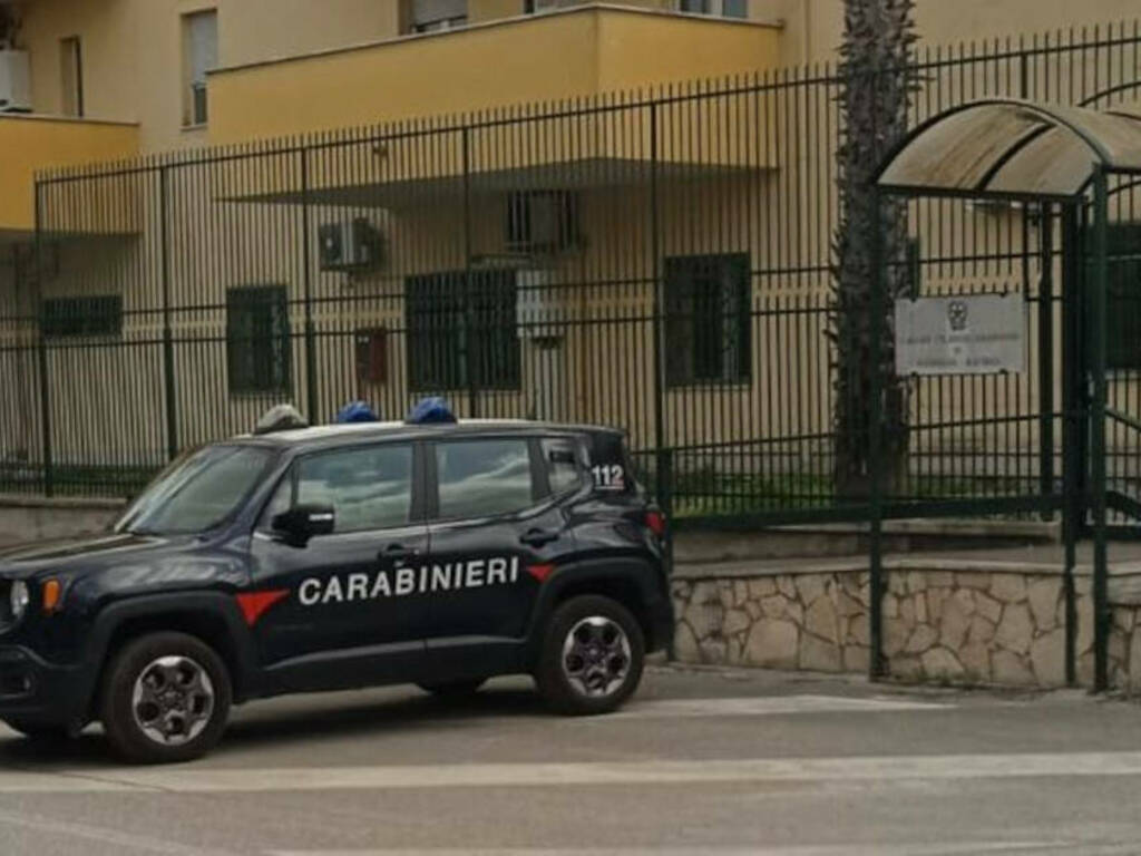Gricignano di Aversa: ripreso dalla videosorveglianza mentre forza una lavanderia, arrestato