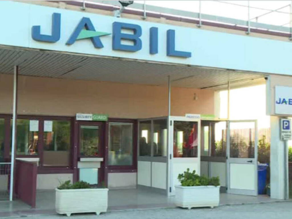 Jabil: “profonda preoccupazione” a Marcianise, il 30 aprile tavolo al MIMIT su futuro