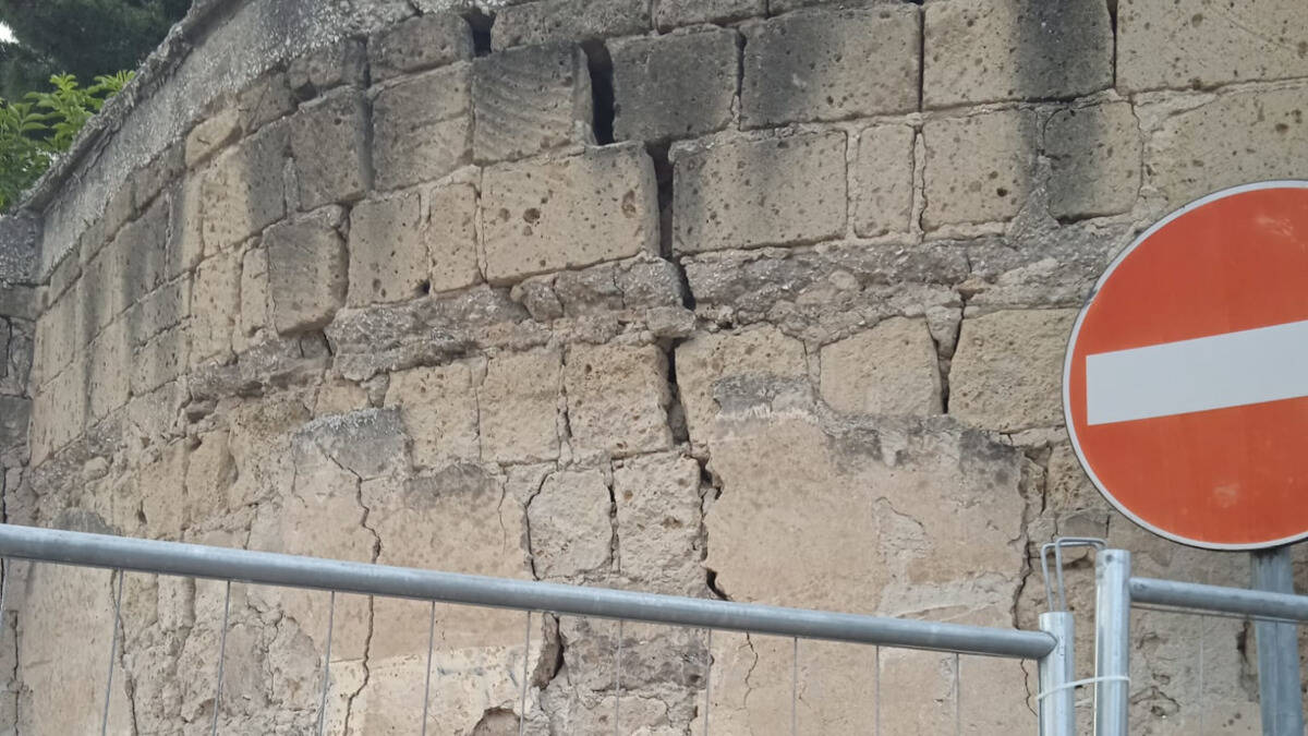muro pericolante ex Macrico