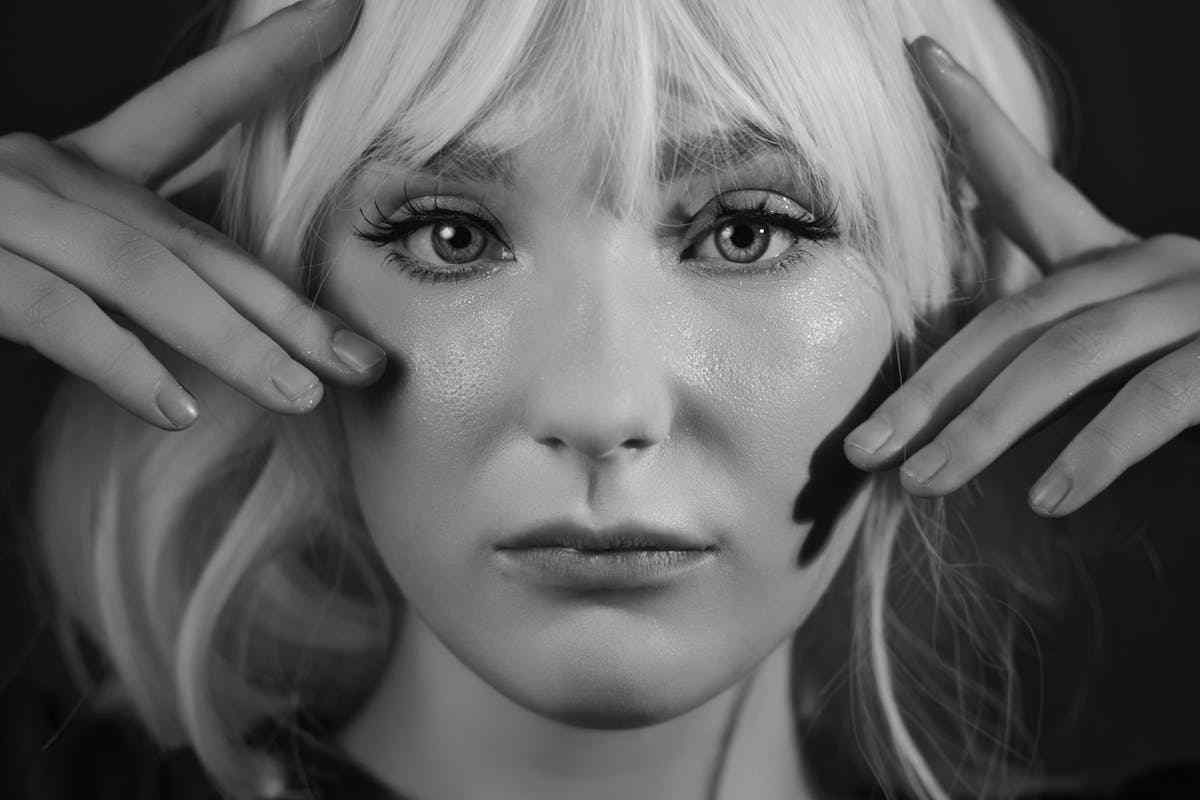 donna bionda