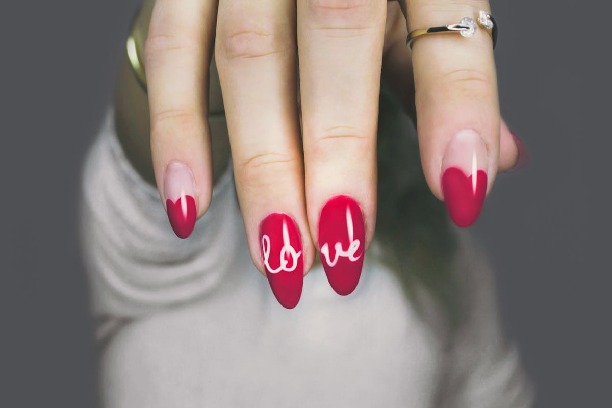 unghie fucsia