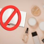 cosmetici e un segnale di divieto